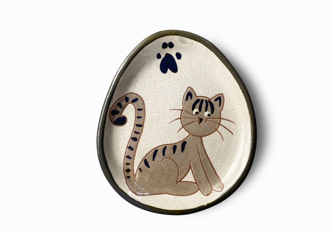 Csíkos macskás kistál tappanccsal