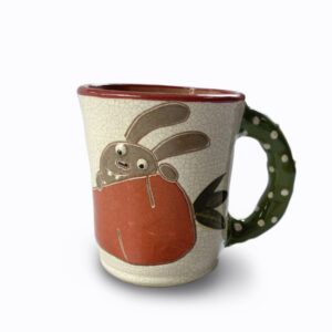 Nyúl répahegyen kávés bögre